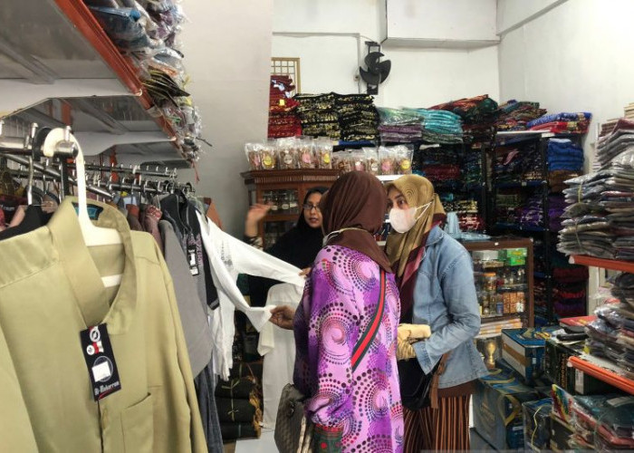 Penjualan Baju Gamis Lebaran 2023 Meningkat, Ini Atribut Muslim Paling Laris