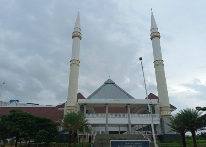 Mengenal Sejarah Masjid Raya KH Hasyim Asyari Jakarta Barat yang Dibangun Era Ahok
