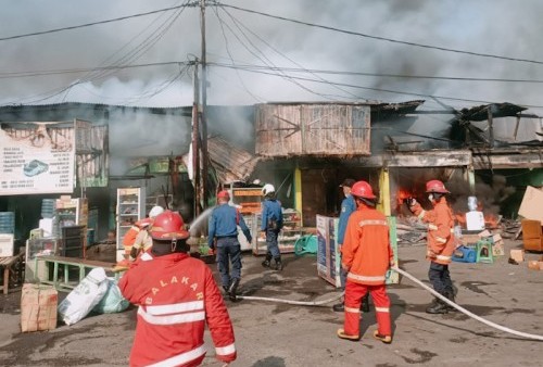 16 Kios di Terminal Bus Kota Bekasi Ludes Terbakar