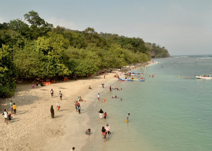 Kawasan Wisata Pantai Pangandaran Terdampak Cuaca Ekstrem, Jumlah Pengunjung Merosot