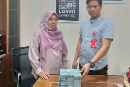 Tersangka Mafia Pupuk Kembalikan Uang Korupsi Ratusan Juta ke Kejari Kabupaten Tangerang