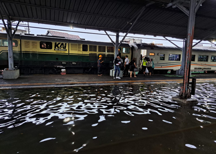 Semarang Banjir, PT KAI Alihkan 14 Kereta Api ke Jalur Selatan, Cek Daftarnya!
