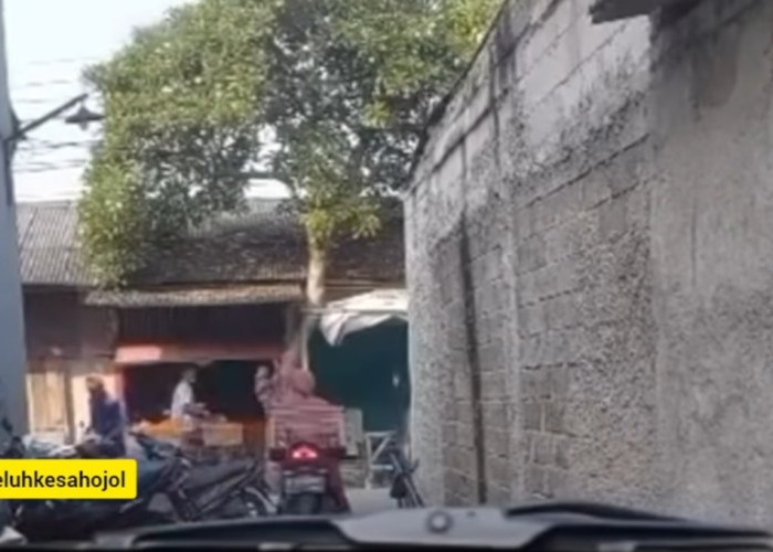 Video Viral Tukang Parkir Ilegal Halangi Akses Keluar Masuk Gang, Begini Kata Warga