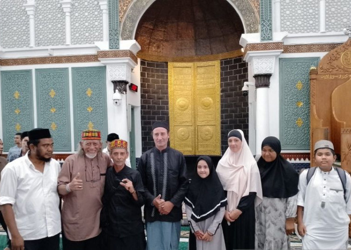 4 Turis Prancis Masuk Islam di Aceh, Mulai Mengenal Islam Sejak 1996 Silam saat Wisata