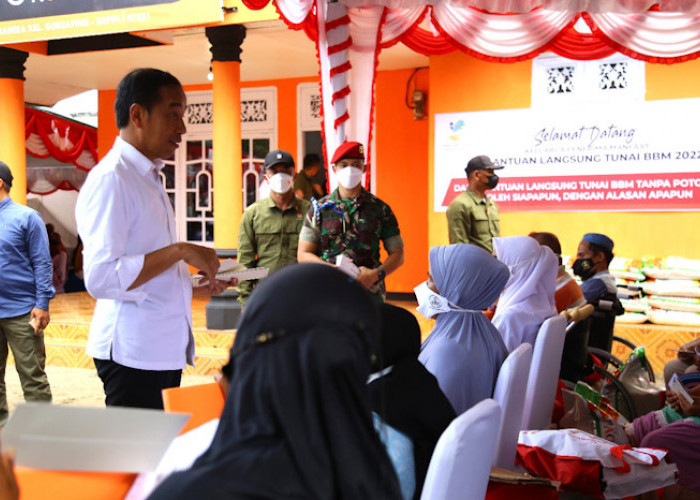 Jokowi Pastikan Penyaluran BLT BBM di Kawasan 3T Tanpa Kendala