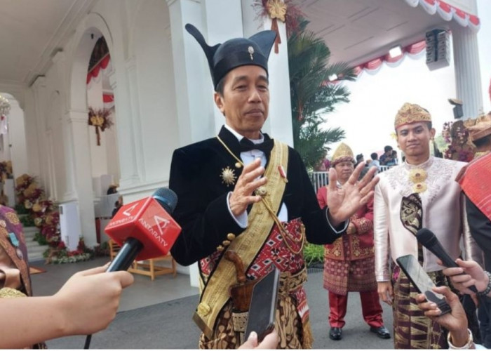 Jokowi Kenakan Pakaian Adat Surakarta saat Upacara HUT RI ke-78
