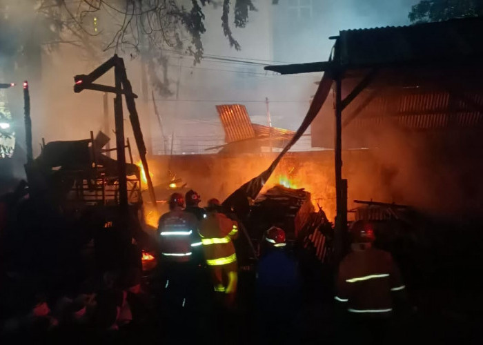 Ratusan Kios Pasar Sentral Makassar Ludes Terbakar, Polisi Lakukan Penyelidikan