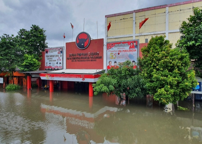 Hujan Semalaman, Kantor DPC PDI Perjuangan Kota Bekasi Terendam Banjir Setinggi 1,5 Meter 