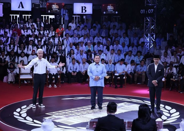Debat Capres 2024, Ganjar Singgung Isu HAM dan Penculikan Aktivis, Prabowo: Itu Tendensius Pak! 