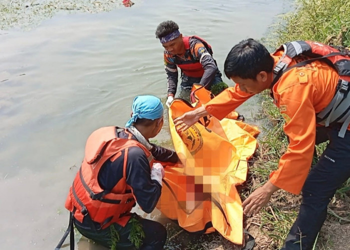 Mayat Wanita Ditemukan Mengapung, Usai Rayakan Ulang Tahun Melompat ke Sungai Kalimalang Bekasi