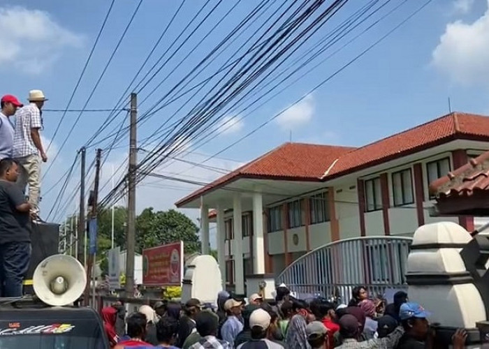Aksi Unjuk Rasa Ketiga FAMTU di Pengadilan Tinggi Banten Ricuh, Tuntut Mafia Tanah Dihukum Berat