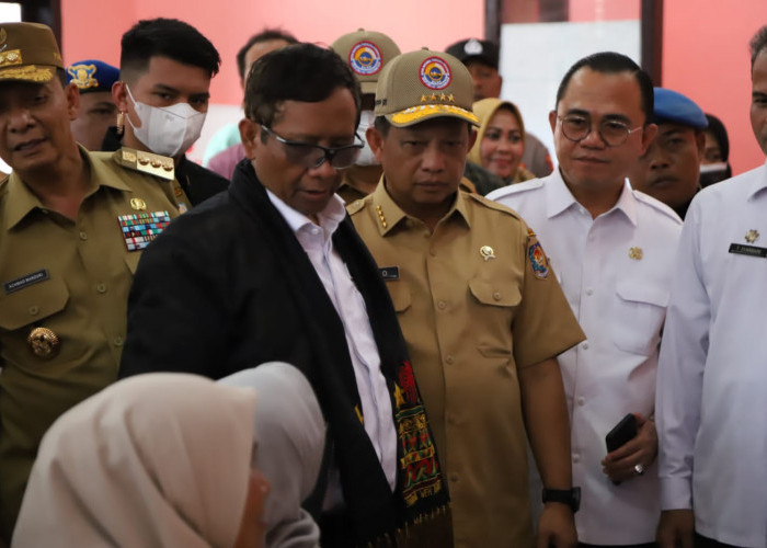 Duet Mahfud MD - Tito Karnavian Pimpin BNPP Resmikan Gerbangdutas 2023 dari Maluku Barat Daya