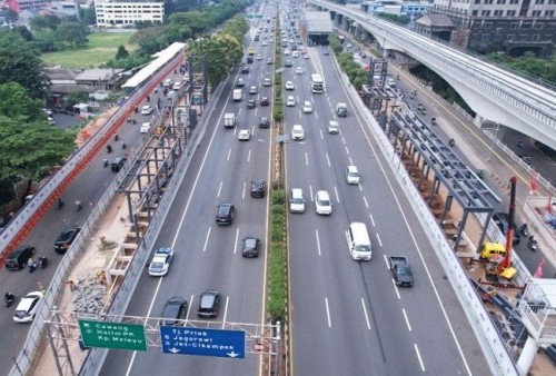 Ada Pemasangan JPO Integrasi Melintas di Tol Dalam Kota Cawang, Pengguna Jalan Diimbau Atur Perjalanan