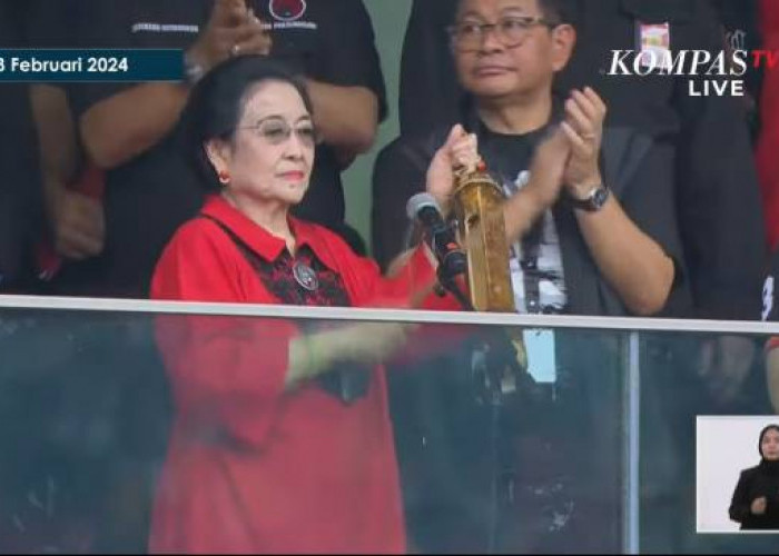 Ini Maksud dan Makna Megawati Soekarnoputri Pukul Ketungan Bambu di GBK 