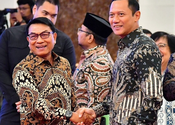 Pengamat Sebut Salaman Antara AHY dan Moeldoko Tak Terlepas Peran Penting Jokowi