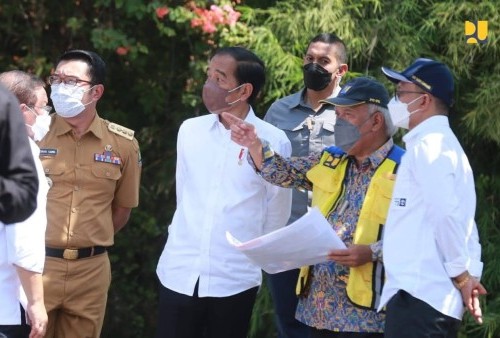 Menteri Basuki Dampingi Presiden Jokowi Tinjau Pelaksanaan Padat Karya Tunai Bidang Jalan dan Jembatan