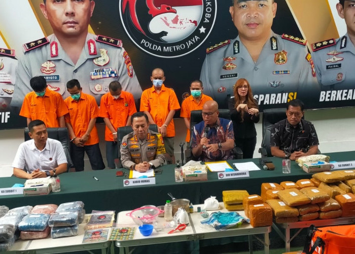 Polda Metro Jaya Bongkar Kasus Ganja 66,9 Kg dan 2,500 Lembar LSD dari 5 Tersangka