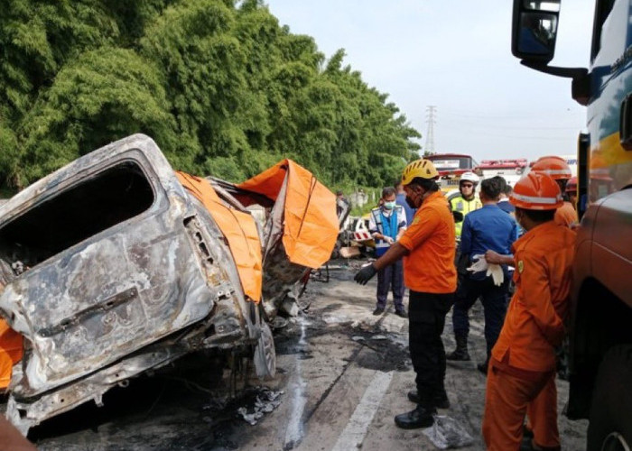 Penyebab Kecelakaan Maut Tol Jakarta-Cikampek Km 58, Kakorlantas Polri: Laju Gran Max 100 Km/Jam Oleng dan Tak Ngerem
