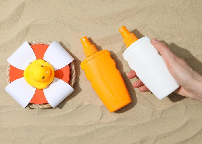 Kenapa Kita Harus Re-apply Pemakaian Sunscreen? Simak Penjelasannya!