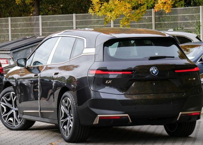 BMW Recall 14 Ribu Mobil Listrik Miliknya akibat Software Bermasalah