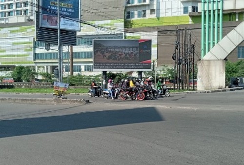 Ribuan Pemudik Arus Balik Sudah Memenuhi Jalan Raya Pantura Kabupaten Bekasi Menuju Jakarta