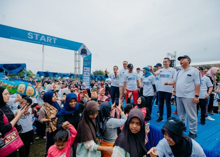 Peringati HUT ke-25 BUMN, PLN Sukses Gelar Jalan Sehat dan Bazaar UMK di Lampung