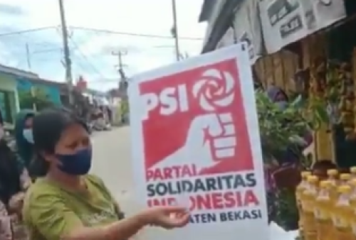 Geger Aksi PSI Jual Minyak Goreng Ratusan Liter Bikin Curiga, Warganet Heran: Lu Dapet dari Mana Tong?