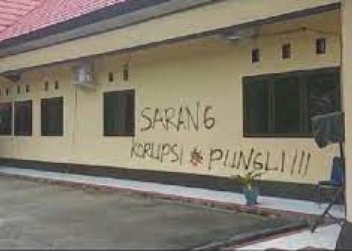 Terungkap, Ternyata Ini Motip Polisi Corat-Coret Dinding Polres Luwu dengan Tulisan 'Sarang Pungli'