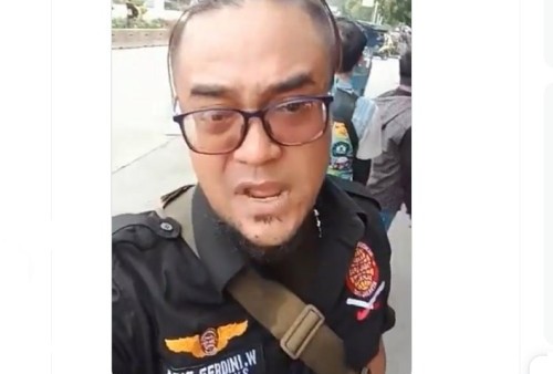 Provokator Demo Ini Bilang: Ade Armando Sudah Mati, Sekarang Kita Ditembakin Polisi 