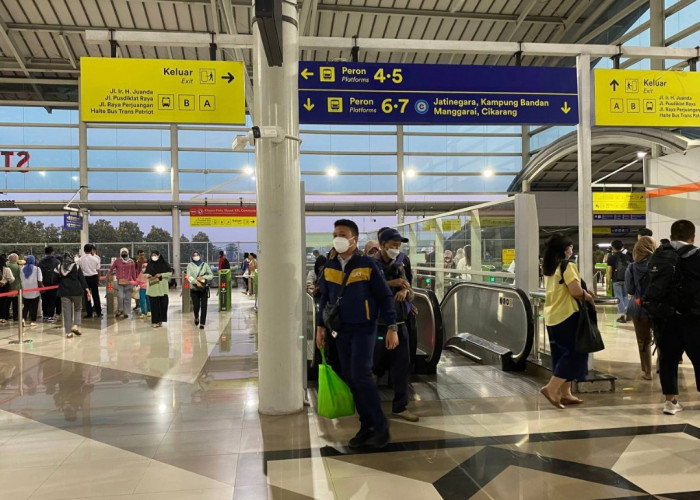 Pengguna KRL Sudah Boleh Lepas Masker, Begini Kondisi Penumpang di Stasiun Kota Bekasi