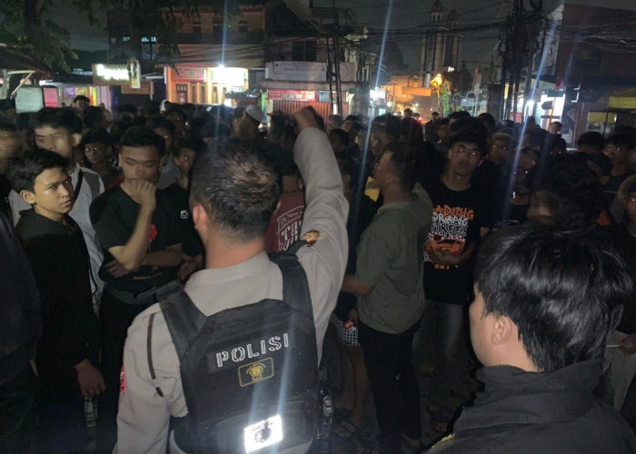 13 Anggota Tim Presisi Polres Metro Bekasi Kota Berhasil Halau dan Bubarkan 300 Remaja yang Akan SOTR