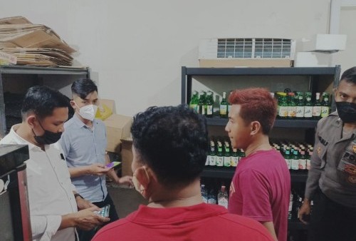 Ribuan Botol Miras dan Oplosan Diamankan Polisi Dalam Razia Serentak di Kota Bekasi