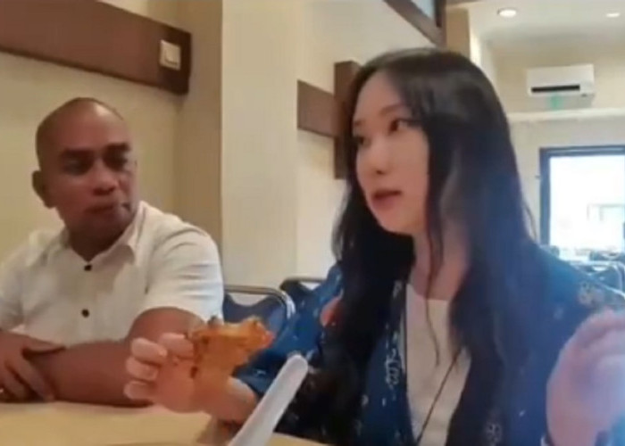 Viral! Youtuber Korea Lagi Review Makanan Didatangi Bapak-bapak Hingga Modus Ajak ke Hotel
