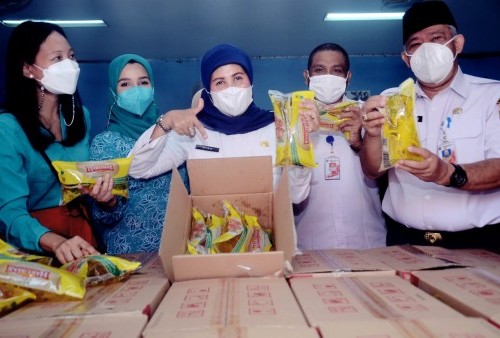Gandeng T.CARE, Apical Group Gelar Operasi Minyak Goreng Murah di Jakarta Timur