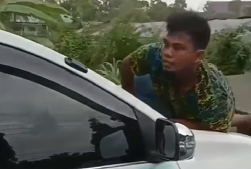 Viral Seorang Pria Diduga Preman Gelantungan di Mobil, Eh Langsung Dibawa ke Markas TNI