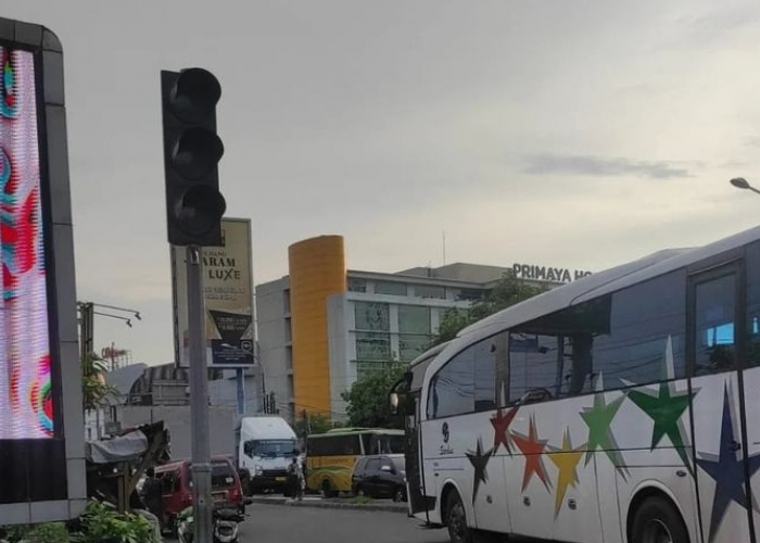 Diduga Kabel Listrik Dicuri, Traffic Light di Simpang Tol Bekasi Timur Mati