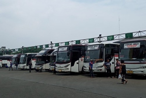 Puncak Keberangkatan Libur Nataru Usai, Kepadatan Penumpang Masih Terjadi di Terminal Bus Kota Bekasi