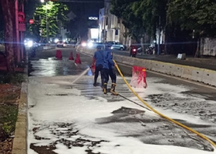 Sering Ditemukan Pengendara Jatuh Akibat Tumpahan Oli di Ruas Jalan DKI Jakarta, Warga: Sangat Berbahaya
