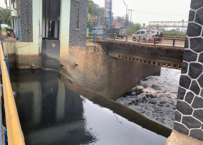 Distribusi Air Bersih Terhenti, Perumda Tirta Patriot Ungkap Pencemaran Limbah Kali Bekasi Sangat Parah