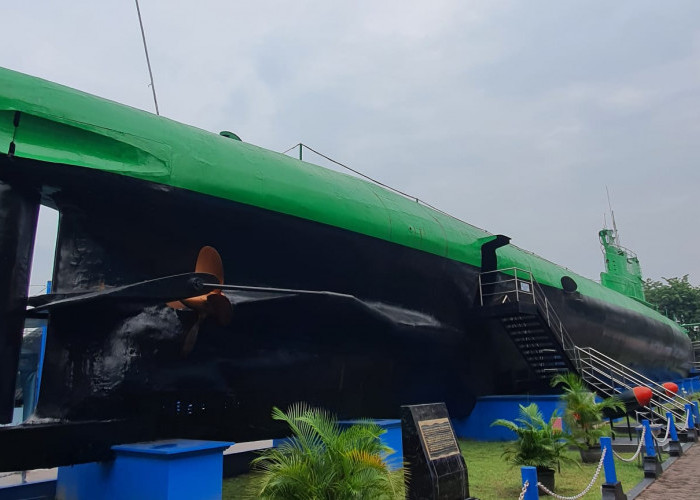 Cerita KRI Pasopati-410, Wisata Kapal Selam Surabaya yang Berdiri Gagah di Tengah Kota