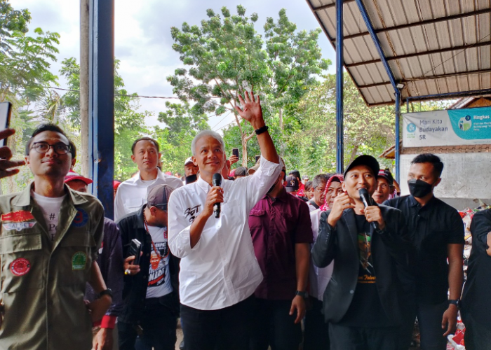 Bangkitkan Ekonomi Sirkular, Ganjar Pranowo Tinjau Tempat Pengolahan Sampah di Bekasi