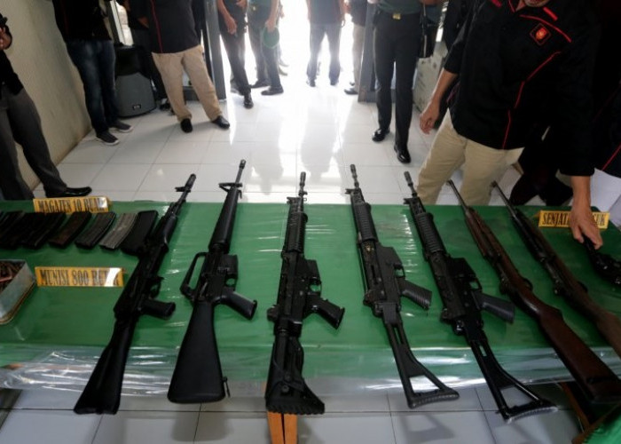 13 Senjata Api Berikut Ratusan Amunisi Disita dari KKB Papua 
