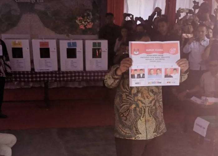 Mahfud MD Nyoblos di TPS Yogyakarta: Semoga Hasilkan Pemimpin yang baik