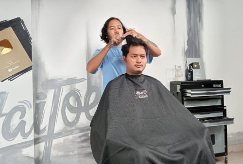 Barberman di Bekasi Ini Tak Main-main, Berani Pasang Tarif Rp1 Juta Per Sekali Cukur, Ini Kelebihannya