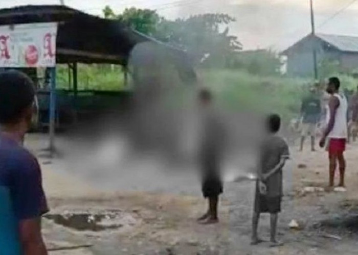 Ngeri! Seorang Wanita Diamuk Massa Sampai Dibakar Hidup-hidup, Diduga Penculikan Anak