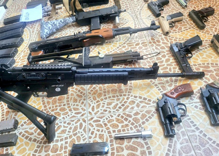 Diduga Terafiliasi ISIS, Ini Penampakan Senjata dan Amunisi yang Disita dari Pegawai PT KAI di Bekasi