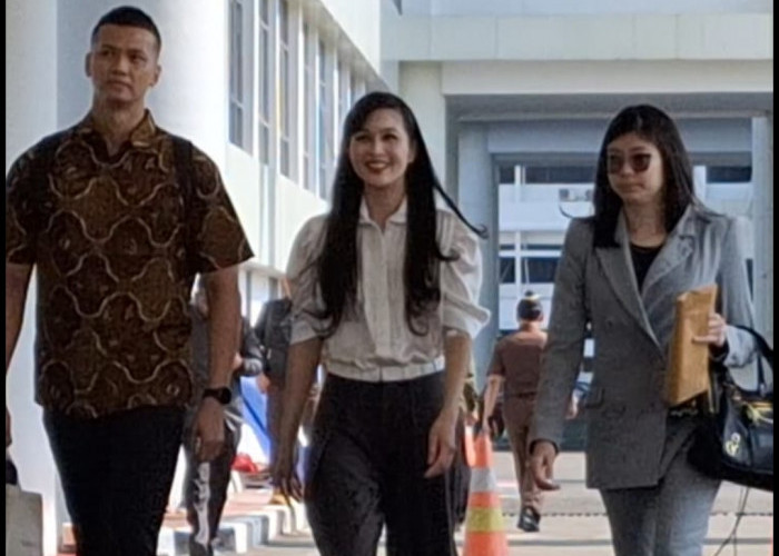 Diperiksa Penyidik Kejagung Soal Korupsi Sang Suami Harvey Moeis, Sandra Dewi Minta Didoakan 