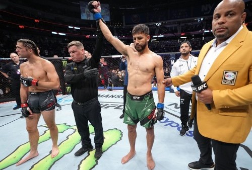 UFC Long Island: Rodriguez Menang Karena Ortega Cedera Bahu: Bukan Seperti yang Saya Inginkan