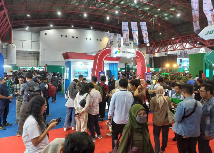 Ribuan Pencari Kerja Padati Job Fair Nasional Kemnaker di JIExpo Kemayoran Jakarta