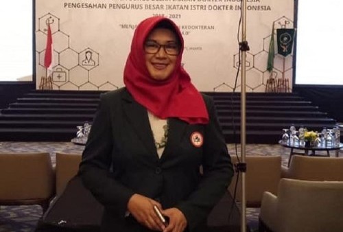 Bjorka Ungkap Data Menteri yang Belum Vaksin Booster, dr Tifa Beri Sindiran Menohok